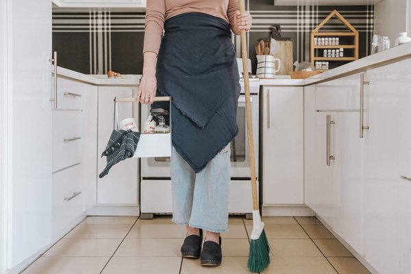 Comment organiser une journée de nettoyage approfondi de printemps pour rafraîchir sa maison ?