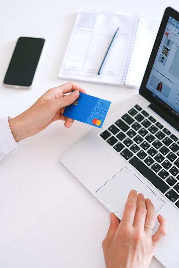 Guide pratique pour choisir une banque en ligne avec découvert autorisé