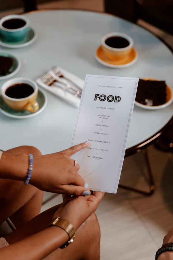 Support de menu restaurant : l'originalité au service de vos plats